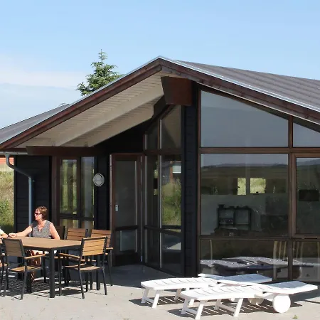 Three-bedroom Holiday In 29 Holiday home *