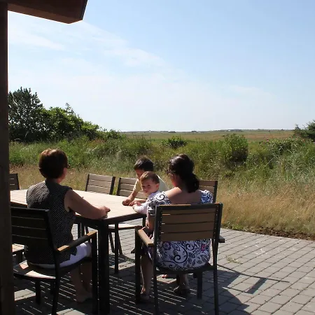 Three-bedroom Holiday In 29 Blavand