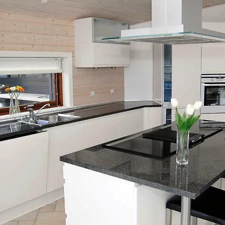 Three-bedroom Holiday In 29 Holiday home