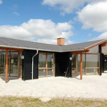 Holiday home Three-bedroom Holiday In 29 *