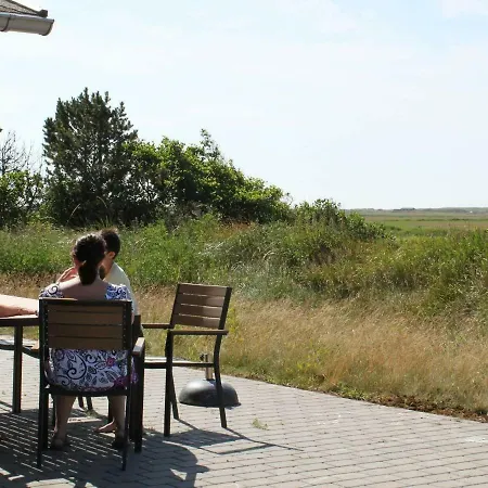 Holiday home Three-bedroom Holiday In 29 Blavand